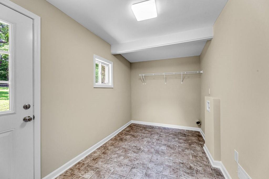 827 Edgemont Road Greensboro, NC 27406 - Photo 12 of 26 Gallery Image 12