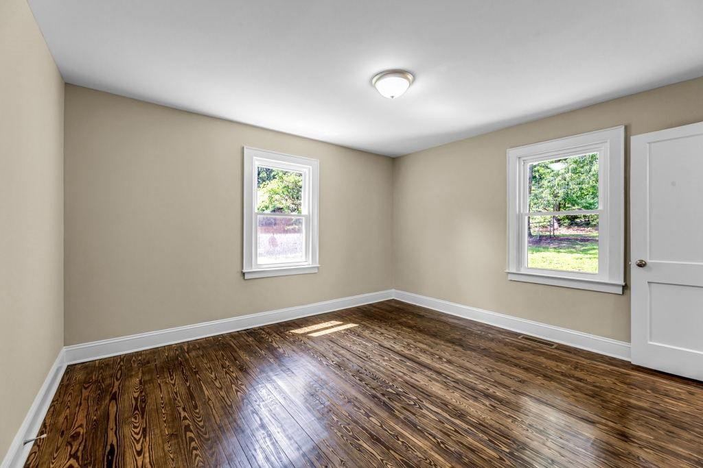827 Edgemont Road Greensboro, NC 27406 - Photo 16 of 26 Gallery Image 16