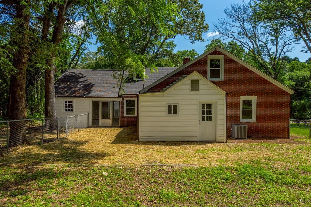 827 Edgemont Road Greensboro, NC 27406 - Photo 23 of 26 Gallery Image 23