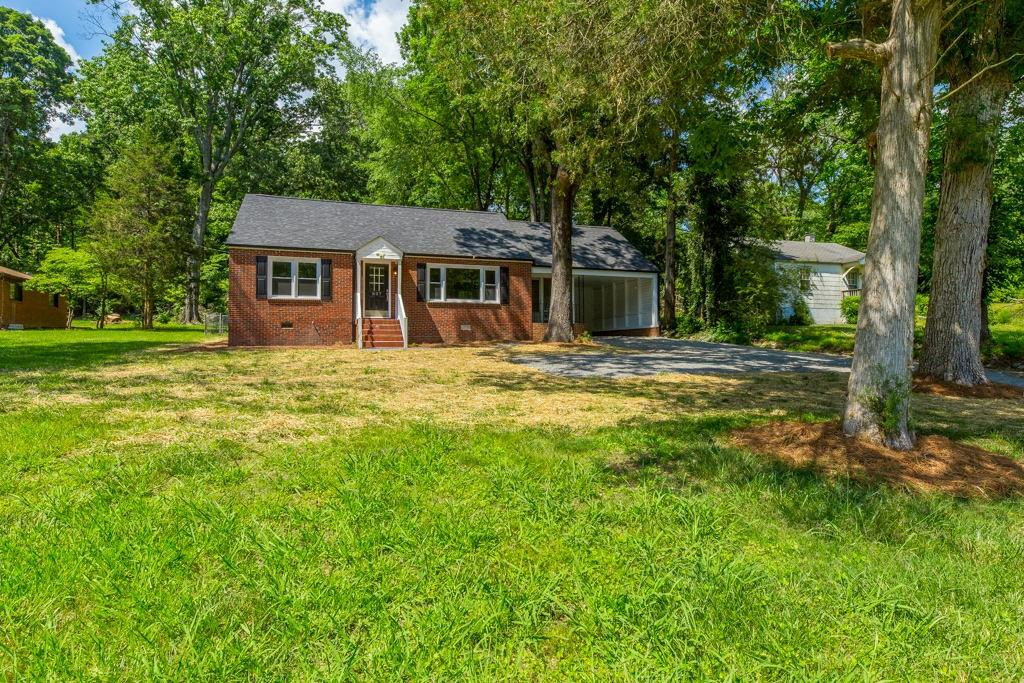 827 Edgemont Road Greensboro, NC 27406 - Photo 3 of 26 Gallery Image 3