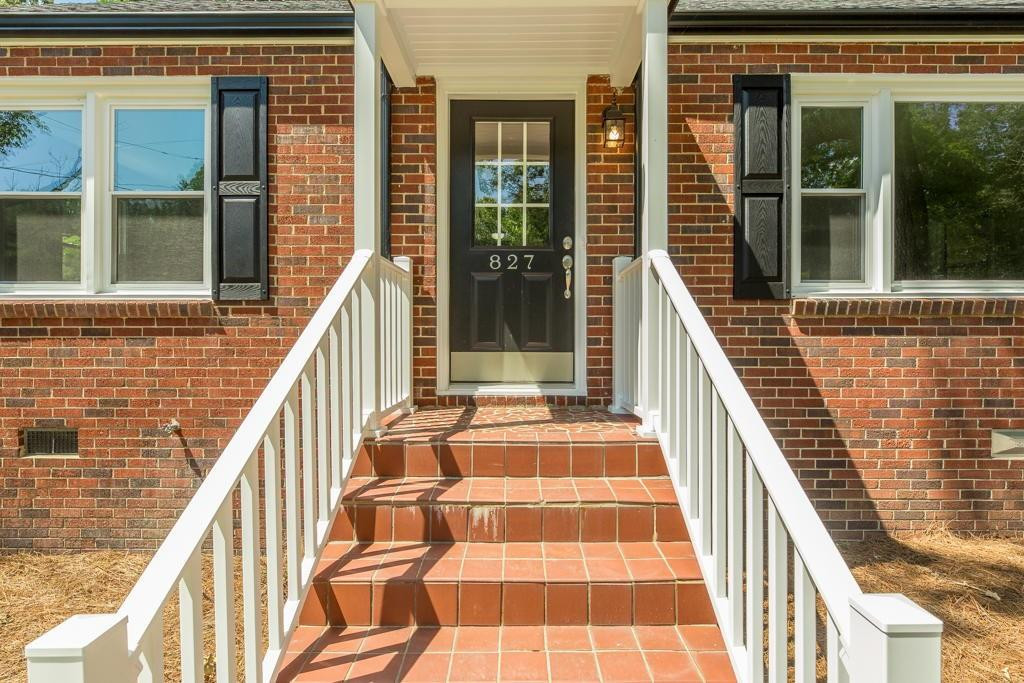 827 Edgemont Road Greensboro, NC 27406 - Photo 4 of 26 Gallery Image 4