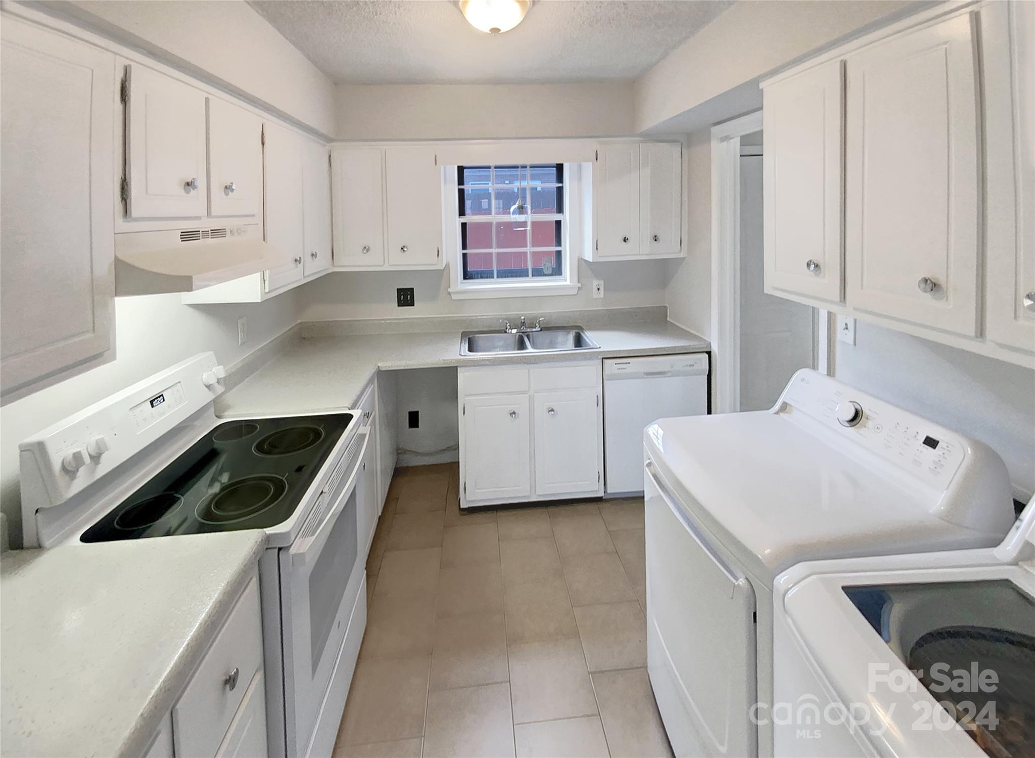 5807 Hunting Ridge Lane, Unit E Charlotte, NC 28212 - Photo 3 of 15 Gallery Image 3