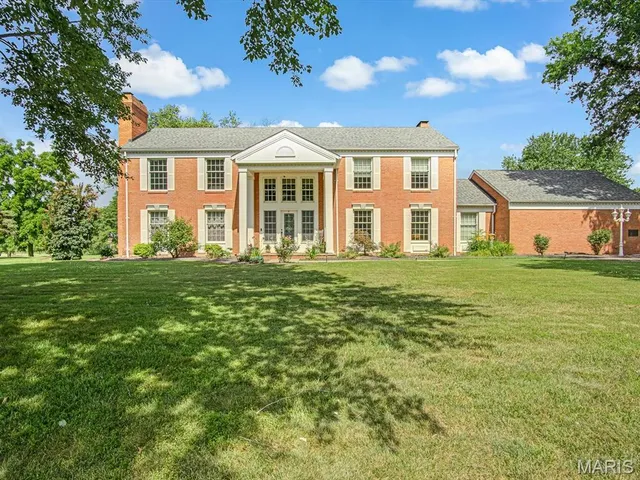 $499,999 | 4057 Bur Oak Drive, Smithton, IL 62285