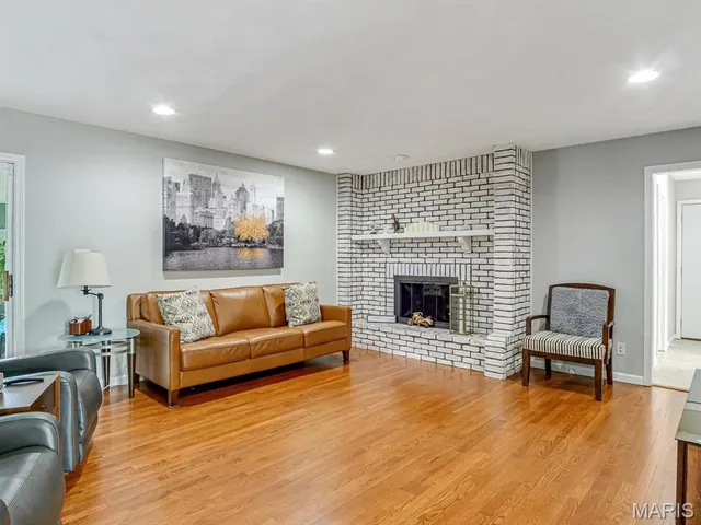 $499,999 | 4057 Bur Oak Drive, Smithton, IL 62285