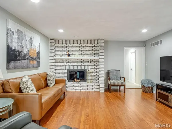 $499,999 | 4057 Bur Oak Drive, Smithton, IL 62285