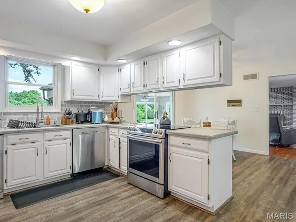 $499,999 | 4057 Bur Oak Drive, Smithton, IL 62285