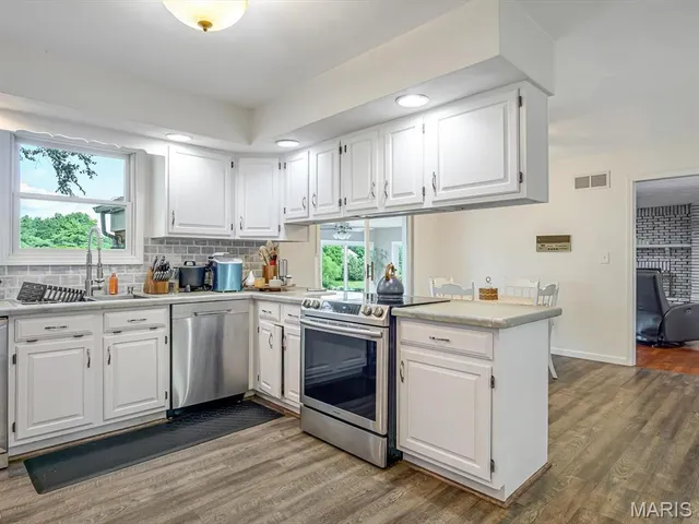 $499,999 | 4057 Bur Oak Drive, Smithton, IL 62285