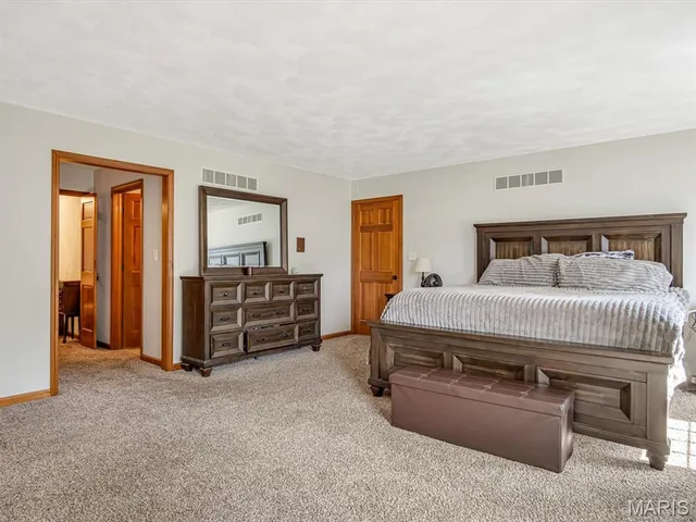 $499,999 | 4057 Bur Oak Drive, Smithton, IL 62285