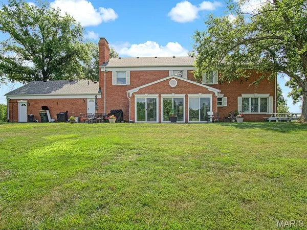 $499,999 | 4057 Bur Oak Drive, Smithton, IL 62285