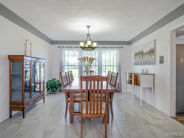$499,999 | 4057 Bur Oak Drive, Smithton, IL 62285