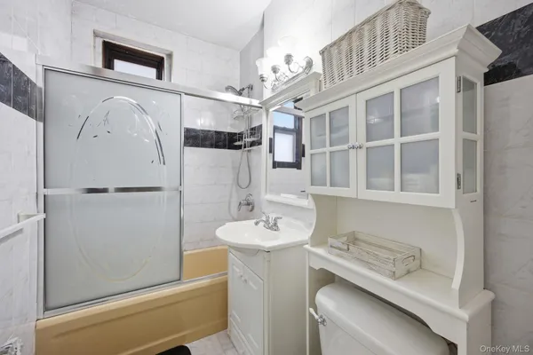 $569,900 | 47-55 39th Place, Unit 3H | Sunnyside