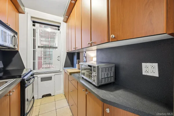 $569,900 | 47-55 39th Place, Unit 3H | Sunnyside