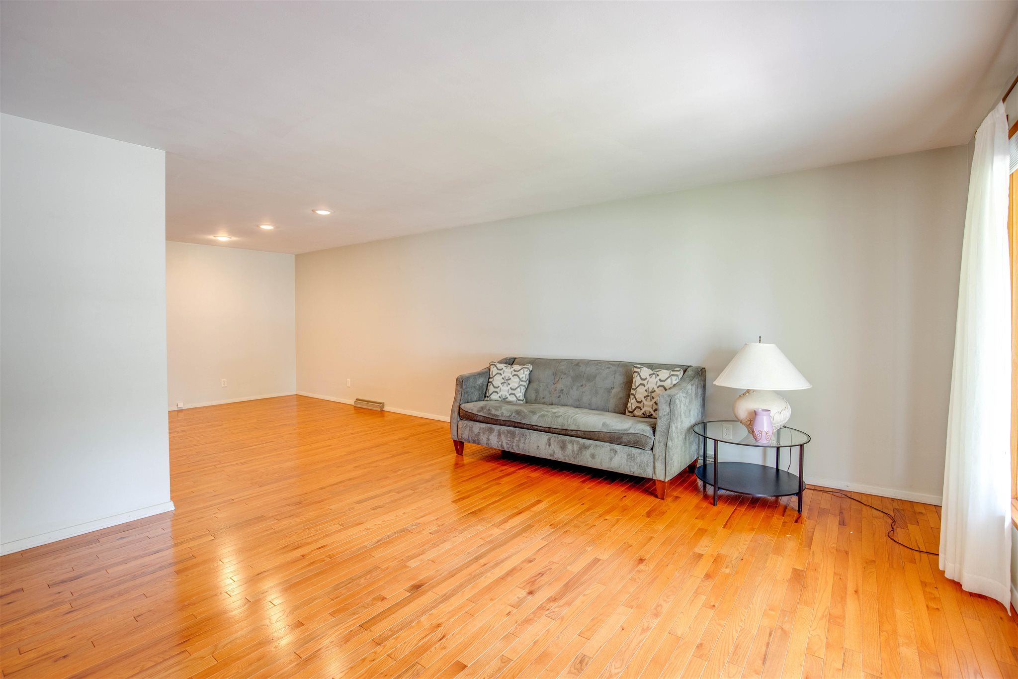 208 East Garrett Street Springfield, IL 62703 - Photo 2 of 18