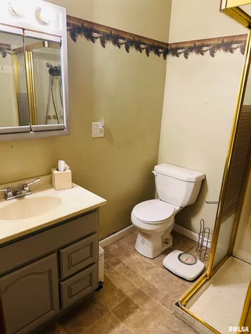 $125,000 | 402 North Madison Avenue, Wyoming, IL 61491