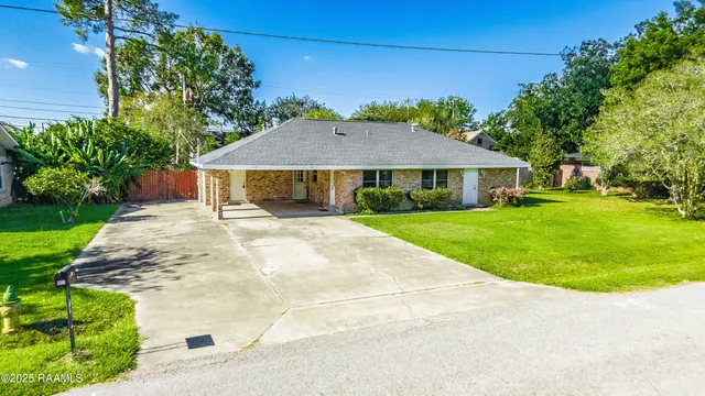 $1,400 | 107 Sunny Lane, Lafayette, LA 70506