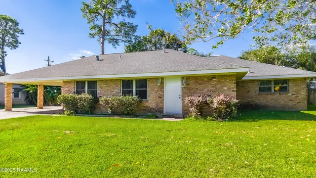 $1,400 | 107 Sunny Lane, Lafayette, LA 70506