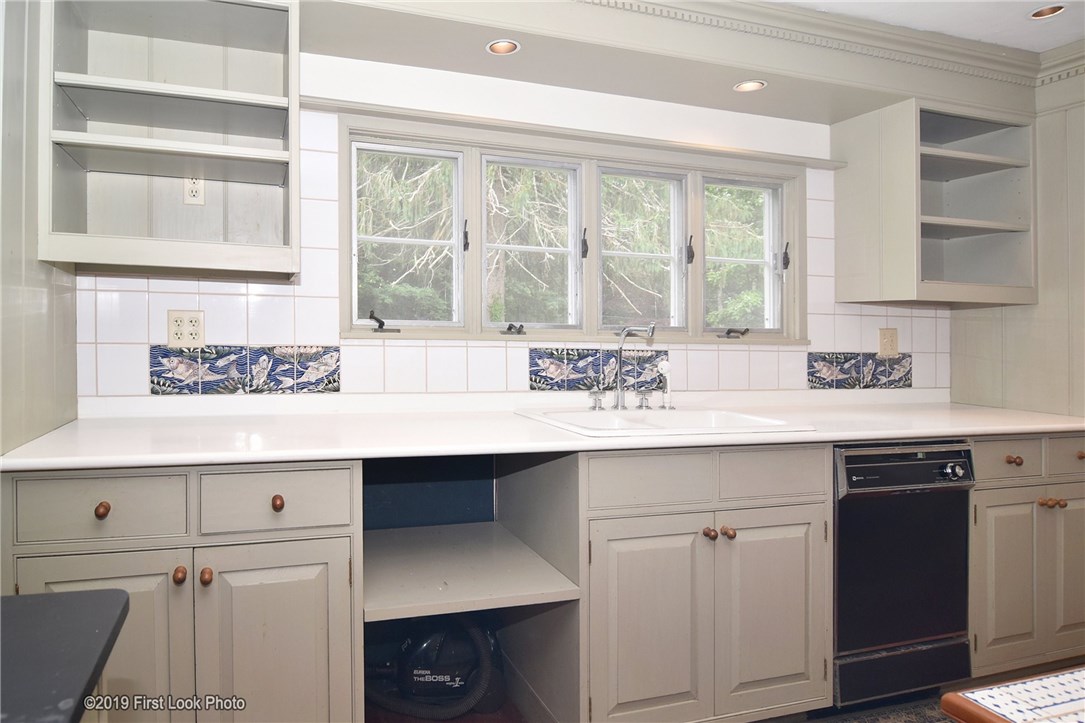 141 Howard Hill Road Foster, RI 02825 - Photo 10 of 33
