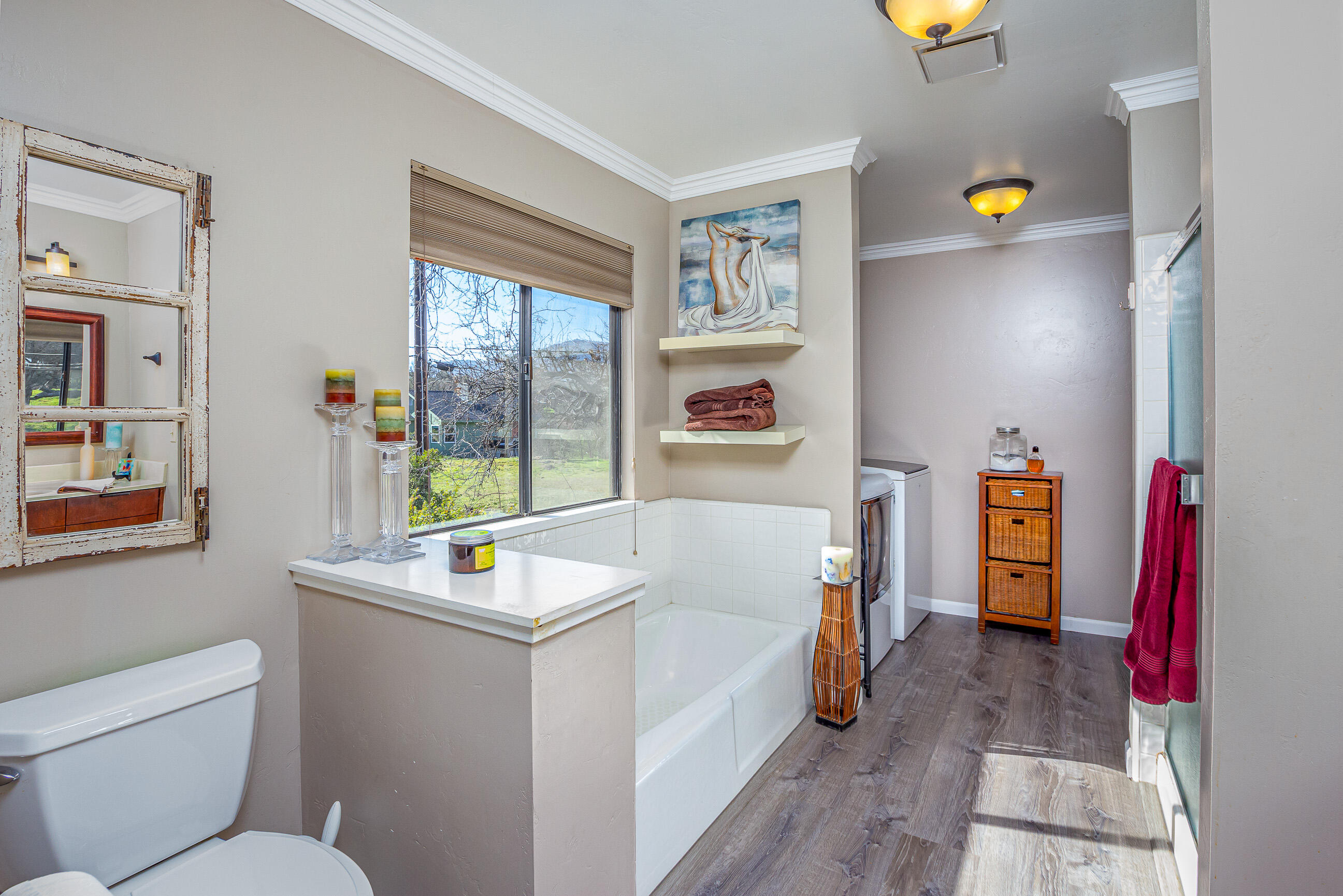 43355 Sierra Drive, Unit B Three Rivers, CA 93271 - Photo 33 of 61 master bathroom