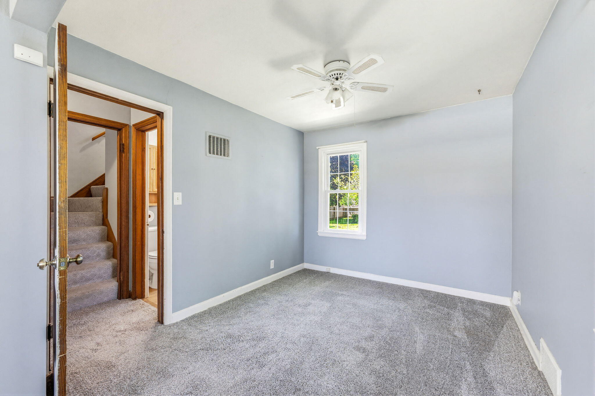 W226-n3045 Duplainville Road Pewaukee, WI 53072 - Photo 13 of 47 13-web-or-mls-w226n3045-duplainville-rd