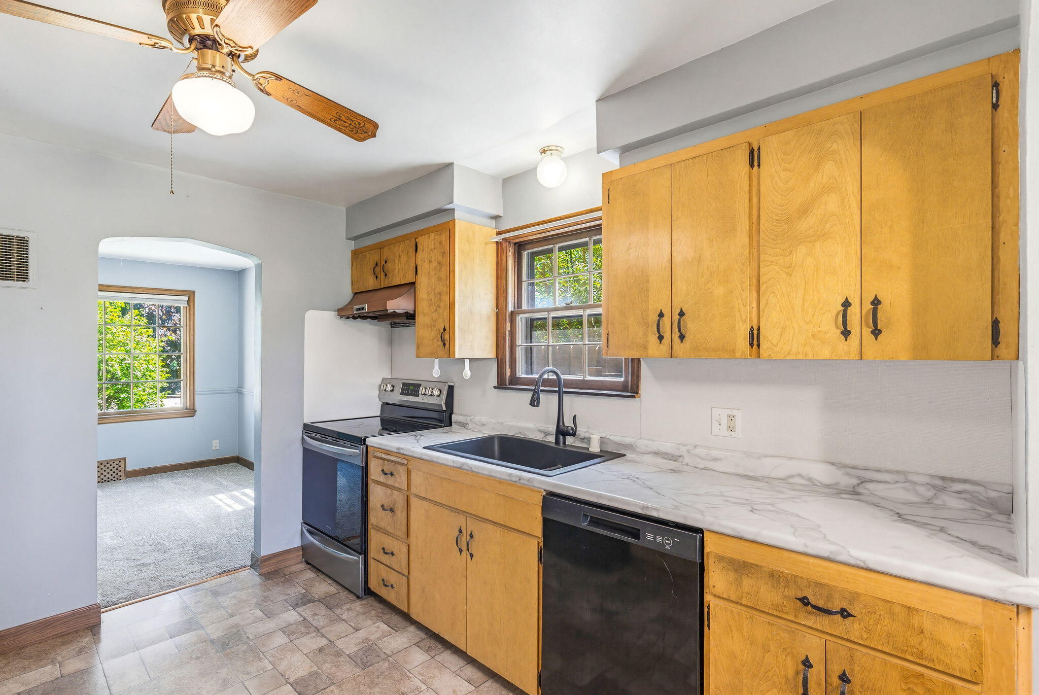 W226-n3045 Duplainville Road Pewaukee, WI 53072 - Photo 20 of 47 21-web-or-mls-w226n3045-duplainville-rd
