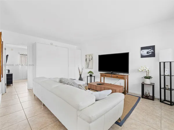 $1,800 | 3220 Northeast 10th Street, Unit 5, Pompano Beach, FL 33062