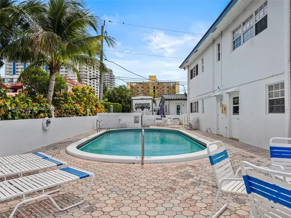 $1,800 | 3220 Northeast 10th Street, Unit 5, Pompano Beach, FL 33062