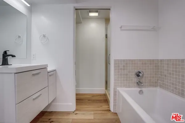 $5,400 | 435 North Oakhurst Drive, Unit 903, Beverly Hills, CA 90210
