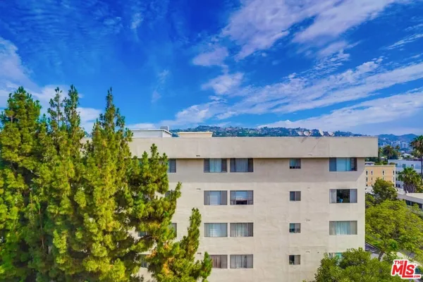 $5,400 | 435 North Oakhurst Drive, Unit 903, Beverly Hills, CA 90210