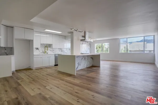 $5,400 | 435 North Oakhurst Drive, Unit 903, Beverly Hills, CA 90210