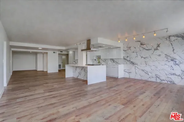 $5,400 | 435 North Oakhurst Drive, Unit 903, Beverly Hills, CA 90210
