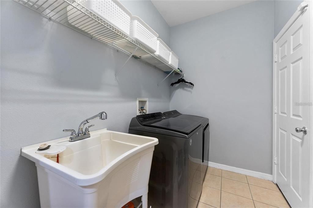 2849 Maple Brook Loop Lutz, FL 33558 - Photo 22 of 36