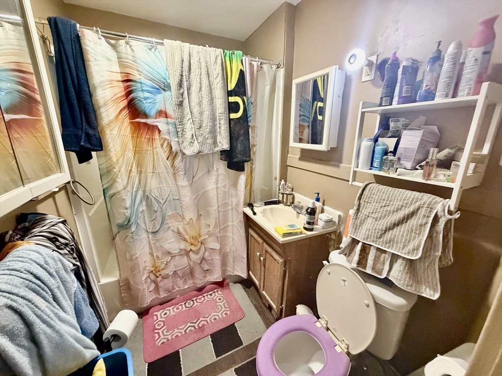 27 Loring Street Springfield, MA 01105 - Photo 22 of 29