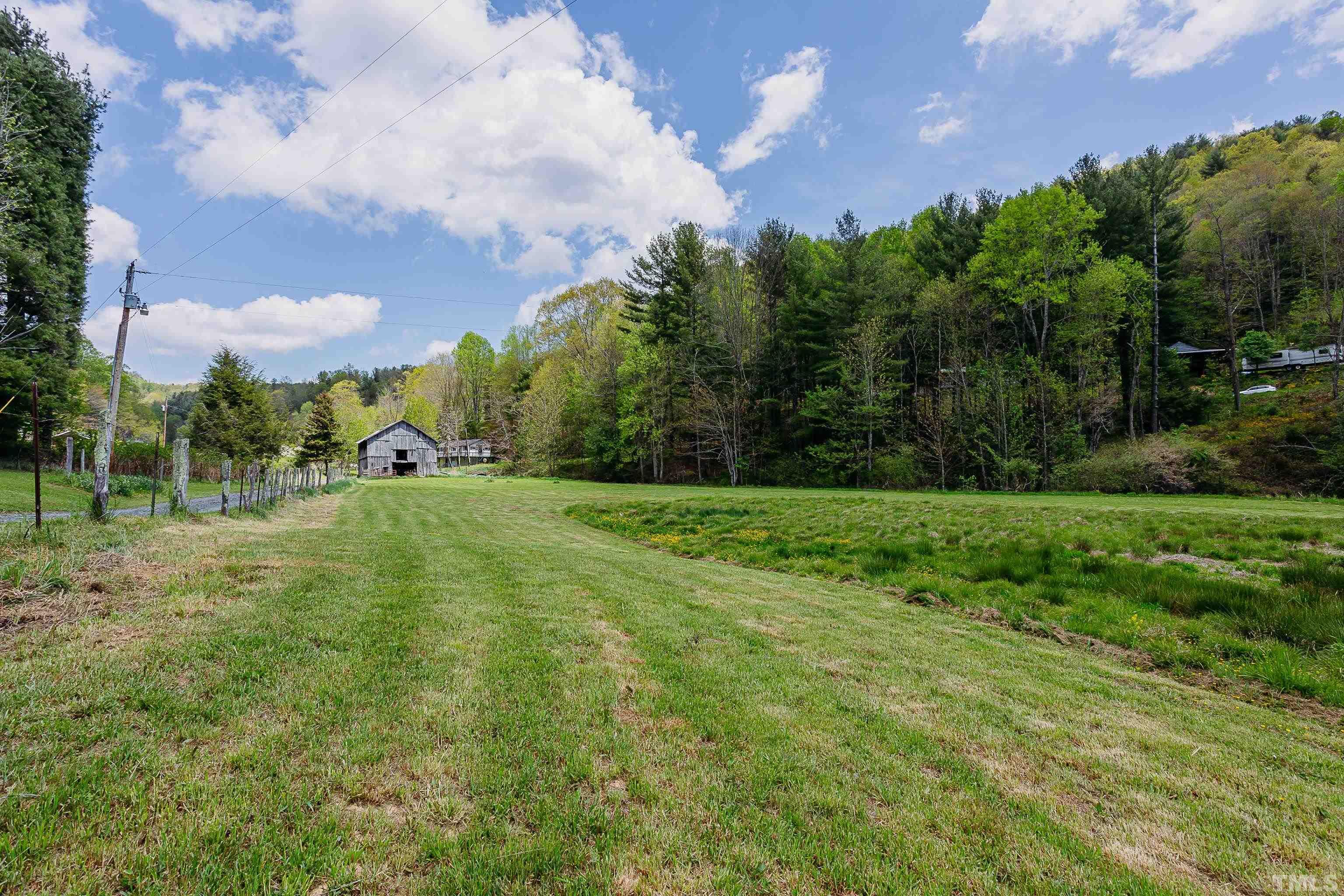 601 Fees Branch Road Lansing, NC 28643 - Photo 11 of 72