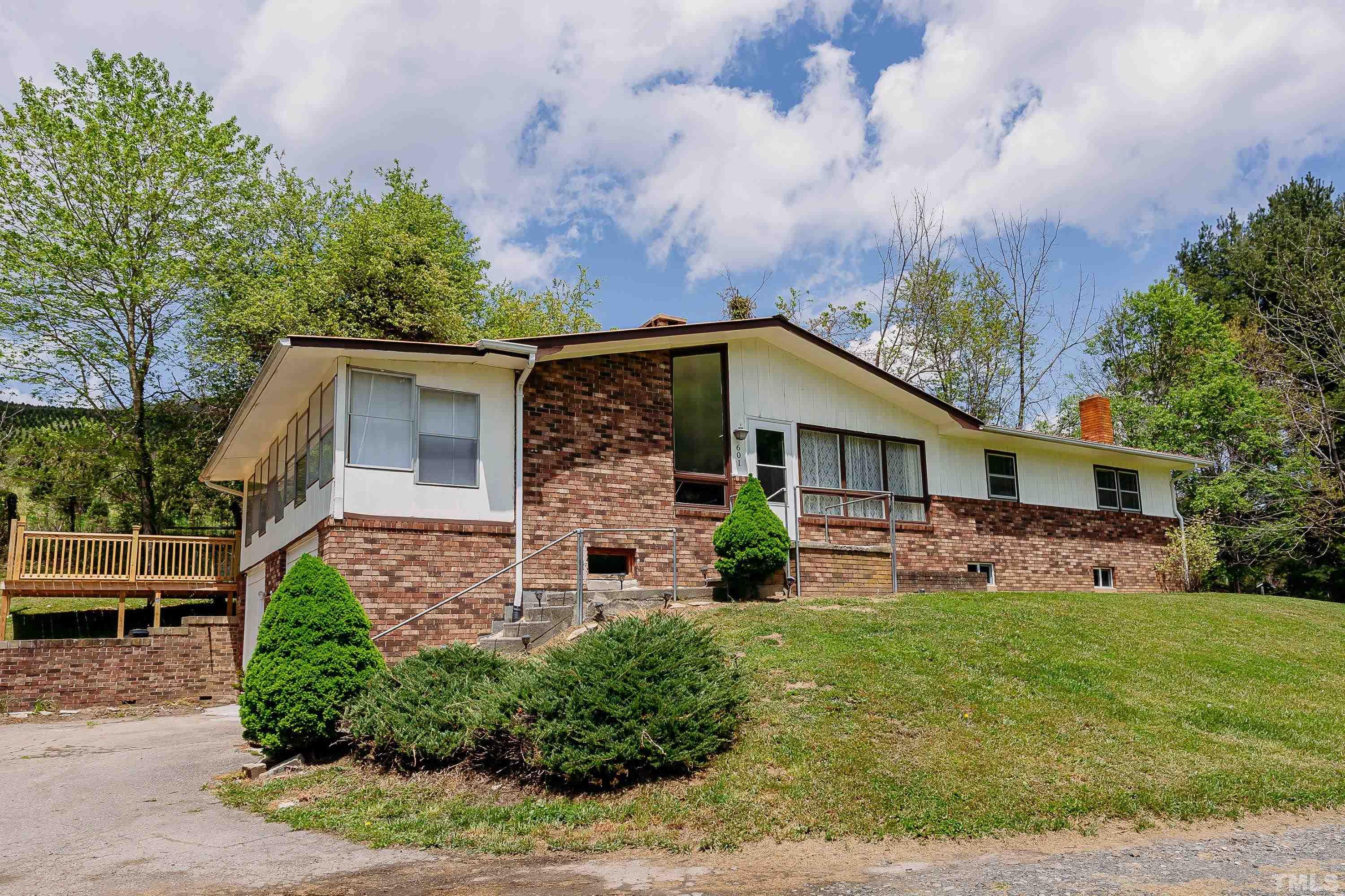 601 Fees Branch Road Lansing, NC 28643 - Photo 8 of 72