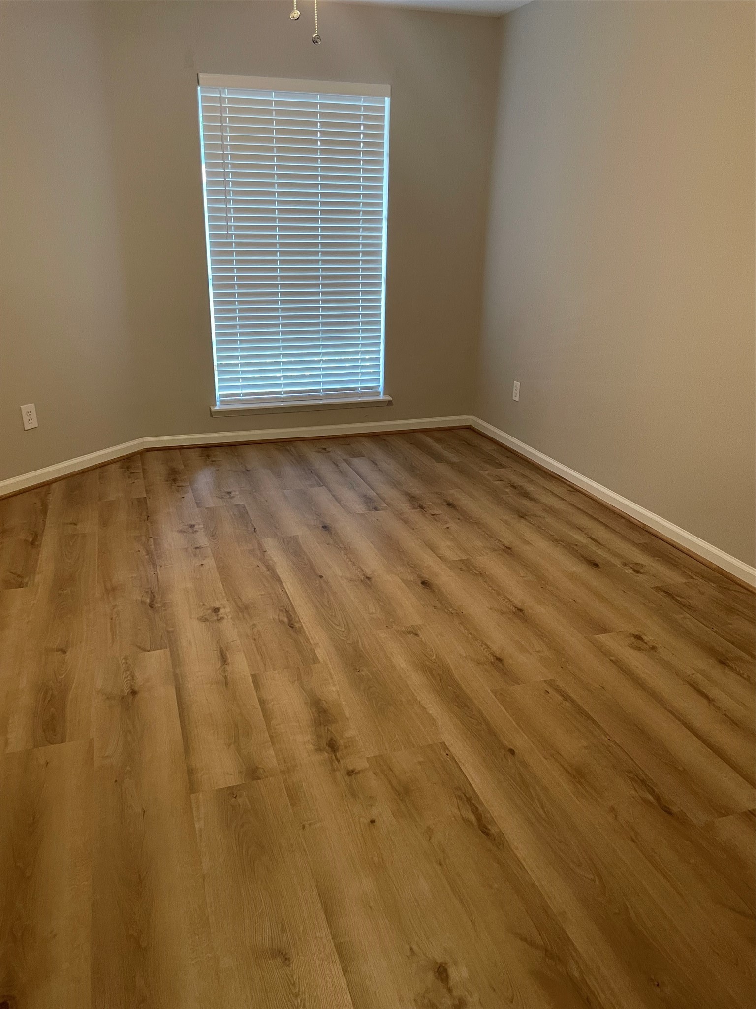 8787 Brae Acres Road, Unit 401 Houston, TX 77074 - Photo 12 of 19 Gallery Image 12