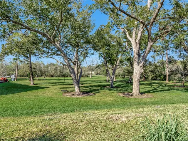 $2,350,000 | 400 Hillcrest Drive, Richmond, TX 77469