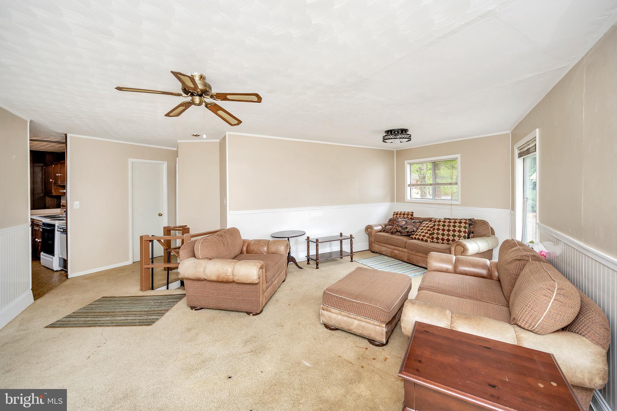 116 Lee Circle Locust Grove, VA 22508 - Photo 11 of 30 Spacious Living room