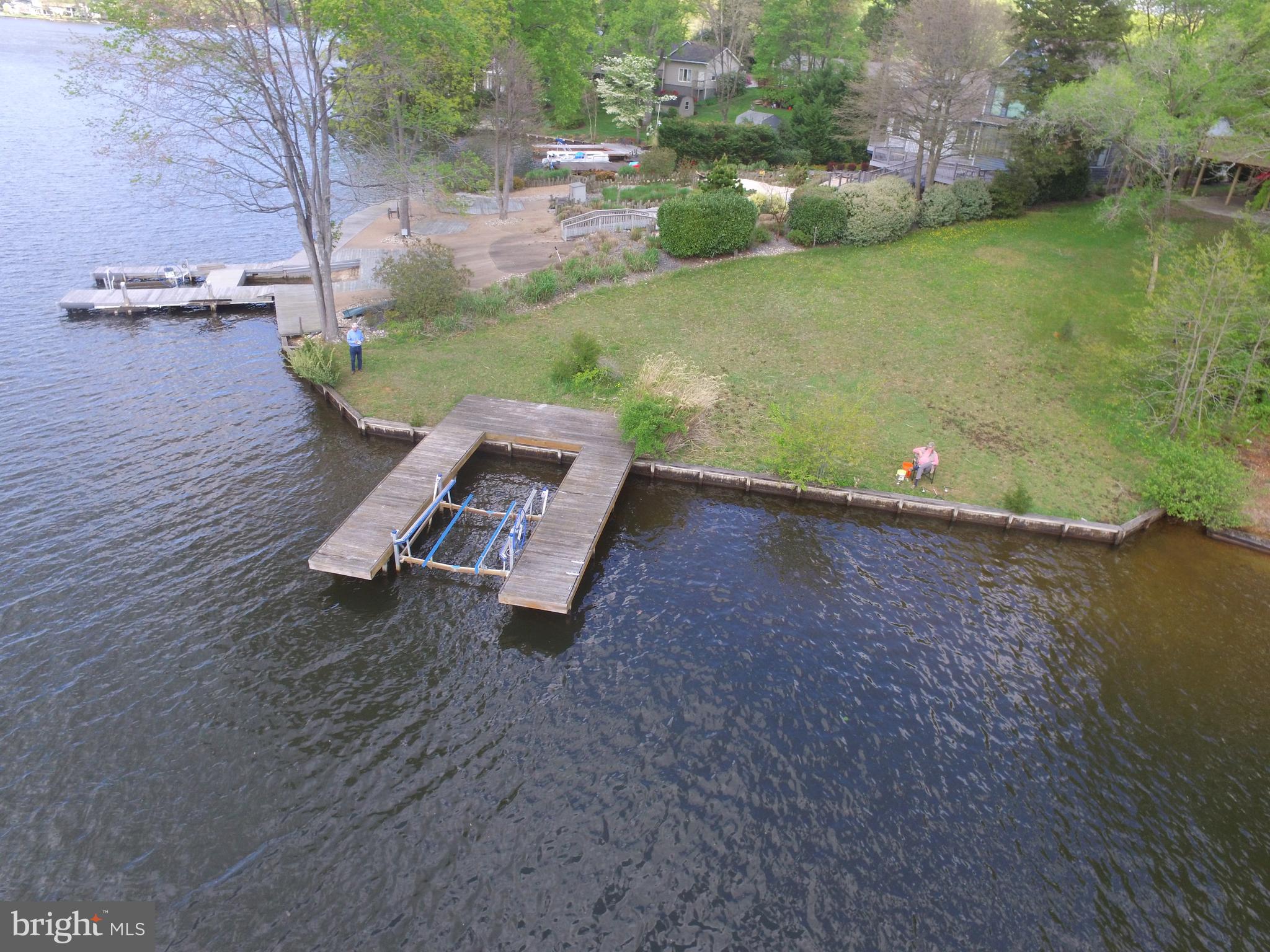116 Lee Circle Locust Grove, VA 22508 - Photo 19 of 30 Space galore for family and friends at shoreline