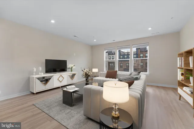 $649,900 | 43812 Middleway Terrace, Ashburn, VA 20147