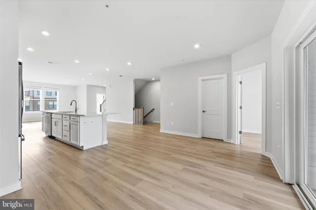 $649,900 | 43812 Middleway Terrace, Ashburn, VA 20147