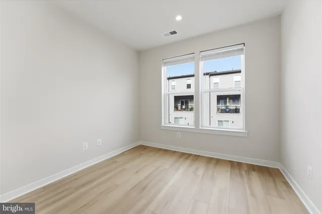 $649,900 | 43812 Middleway Terrace, Ashburn, VA 20147