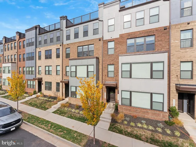 $649,900 | 43812 Middleway Terrace, Ashburn, VA 20147