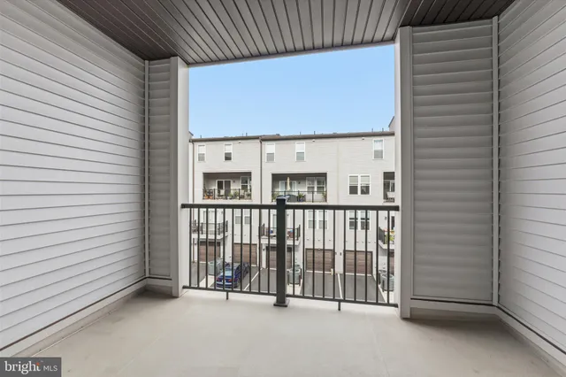 $649,900 | 43812 Middleway Terrace, Ashburn, VA 20147