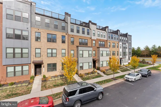 $649,900 | 43812 Middleway Terrace, Ashburn, VA 20147