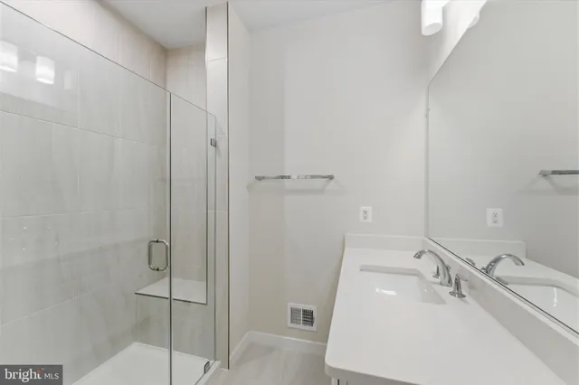 $649,900 | 43812 Middleway Terrace, Ashburn, VA 20147