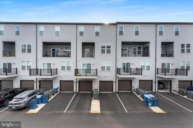 $649,900 | 43812 Middleway Terrace, Ashburn, VA 20147