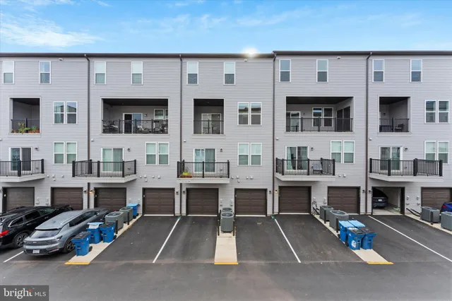 $649,900 | 43812 Middleway Terrace, Ashburn, VA 20147