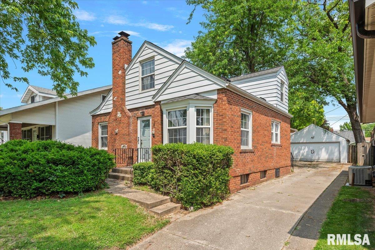 1928 North 5th Street Springfield, IL 62702 - Photo 1 of 36