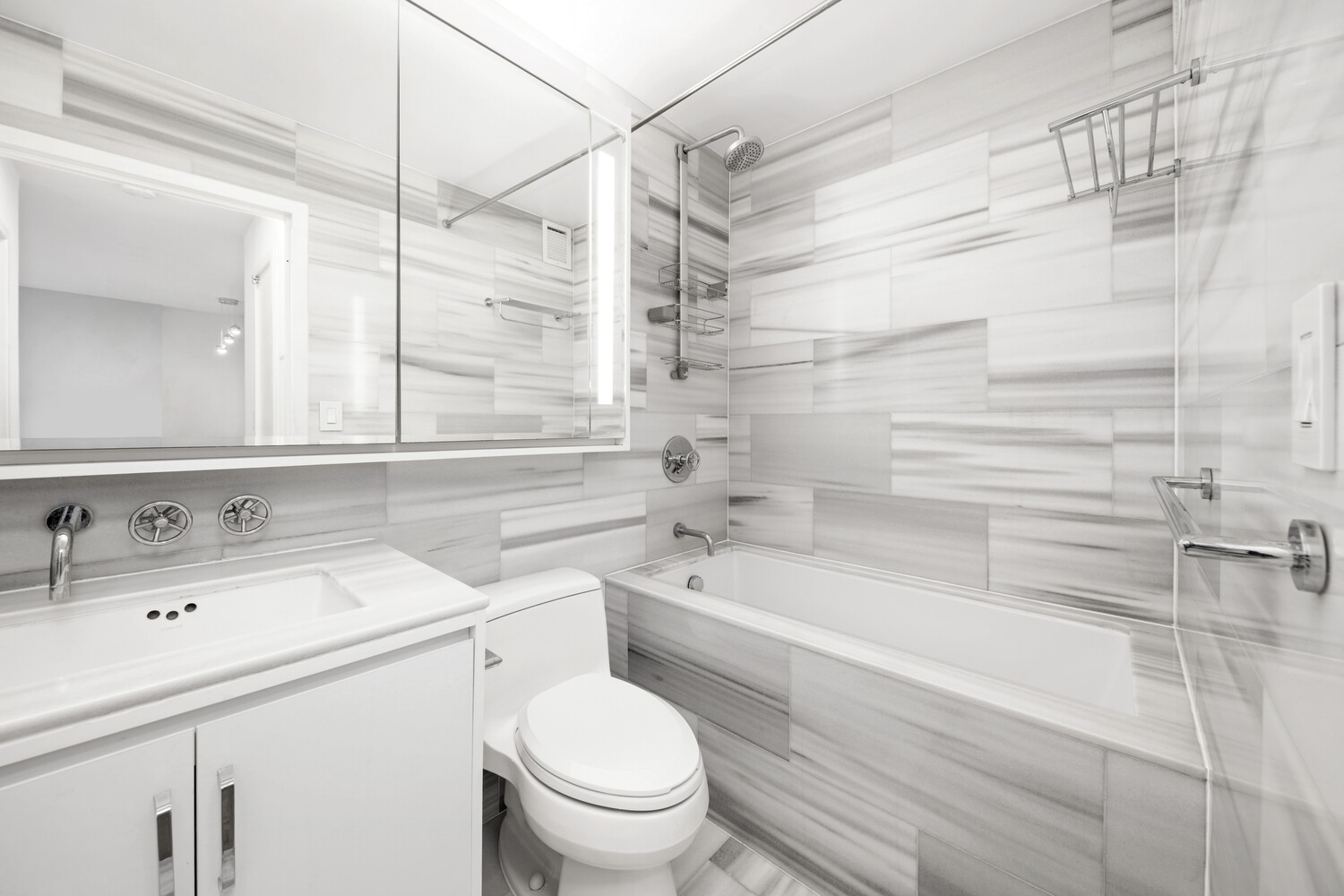 225 Rector Place, Unit 19E Manhattan, NY 10280 - Photo 7 of 16