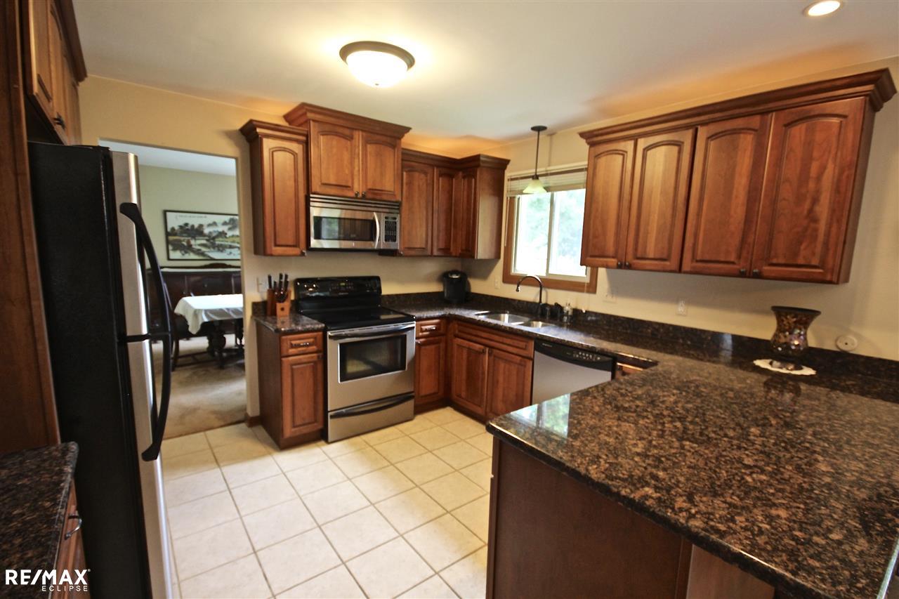 61251 North Ridge Trail Washington, MI 48094 - Photo 3 of 69 31299465-2.JPG
